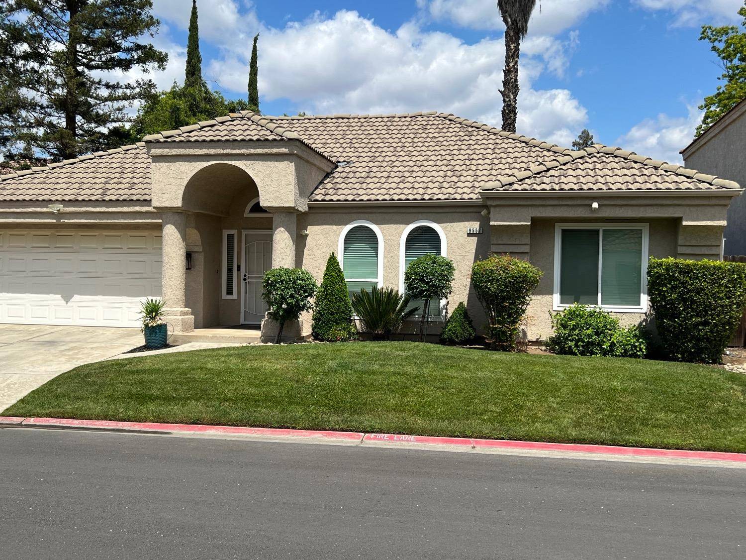 Fresno, CA 93720,9552 N Whitehouse DR