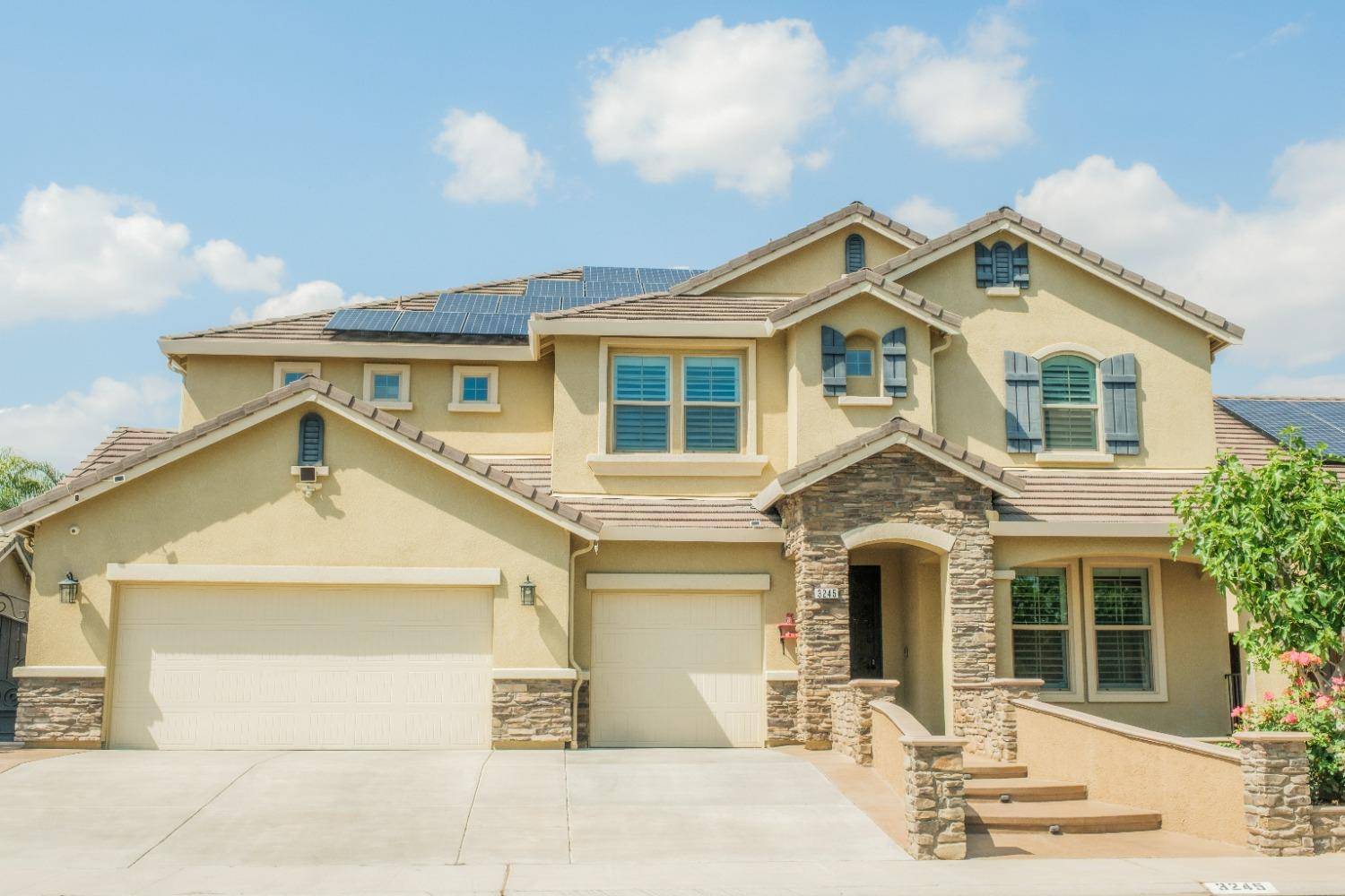 Clovis, CA 93619,3245 Swift AVE