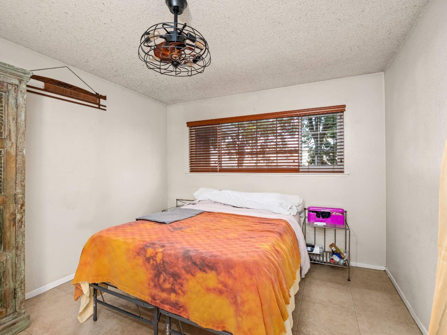 Clovis, CA 93612,2204 Peach AVE #1
