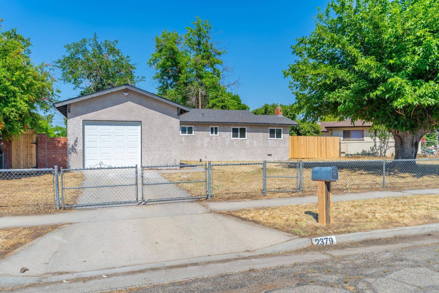 Fresno, CA 93725,2379 S Price AVE