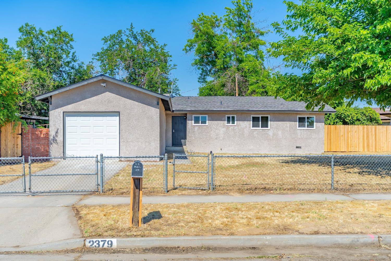 Fresno, CA 93725,2379 S Price AVE