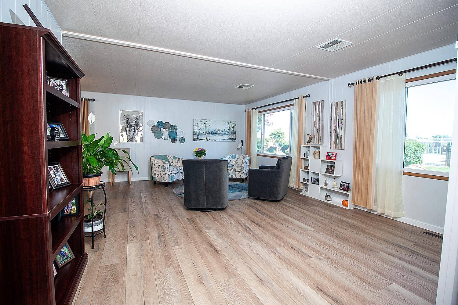 Fresno, CA 93650,221 W Herndon AVE #8