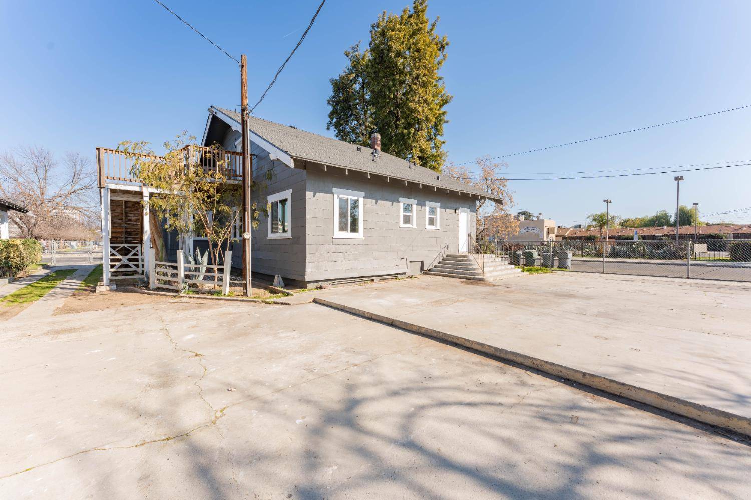 Fresno, CA 93702,4354 E Kings Canyon RD