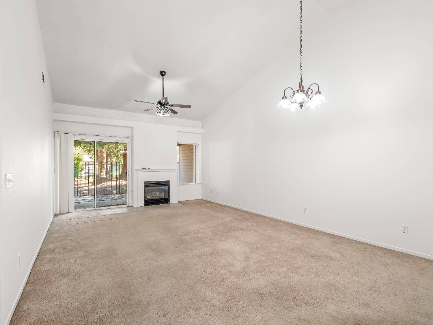 Fresno, CA 93720,474 E Alluvial AVE #139