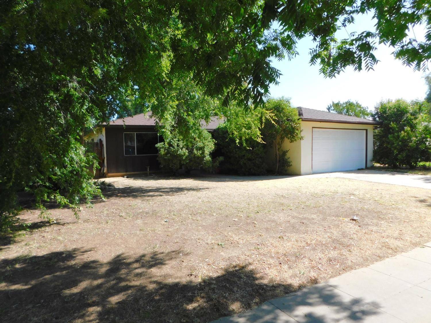 Fresno, CA 93722,3032 W Alamos AVE