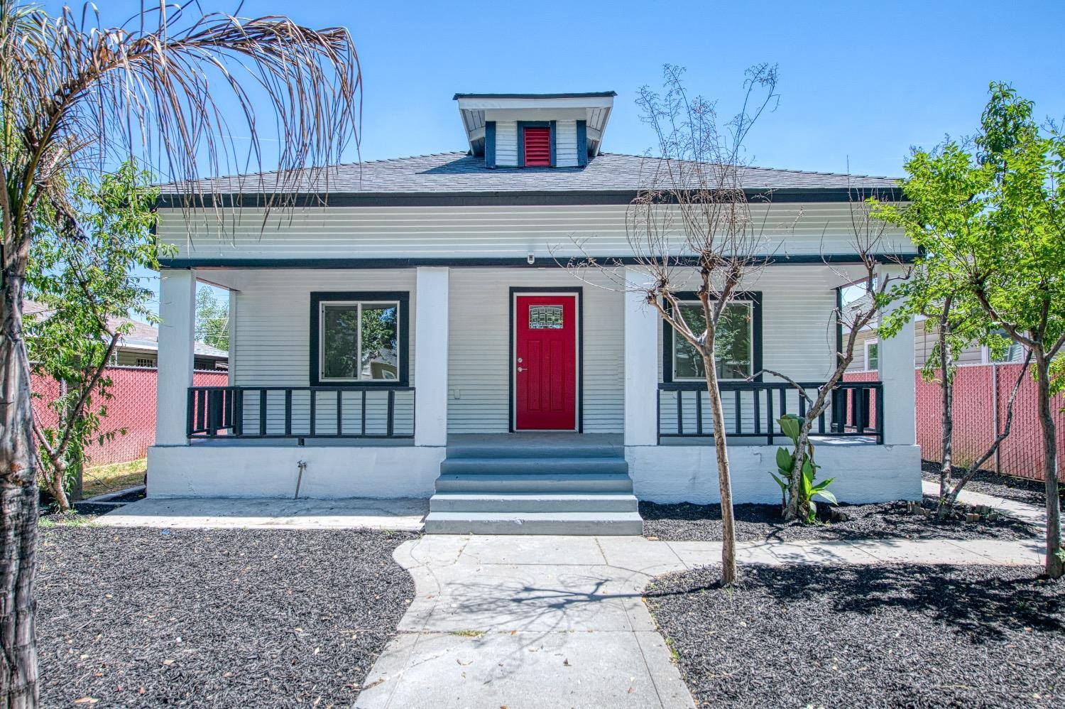 Fresno, CA 93728,604 N Poplar AVE