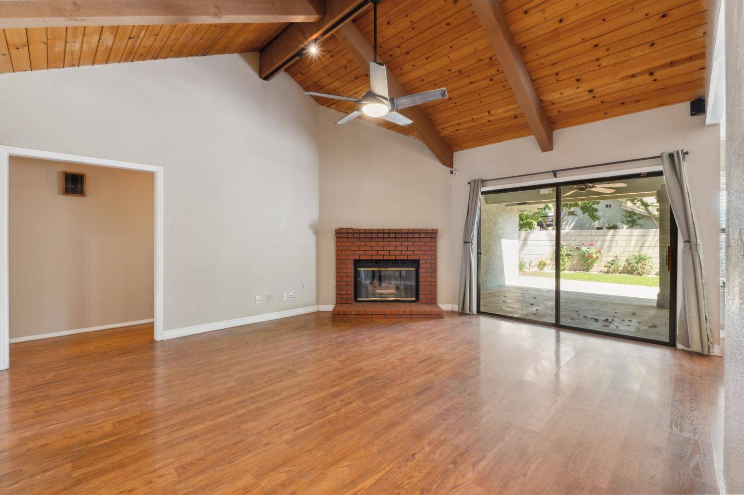 Fresno, CA 93730,689 E Pintail CIR