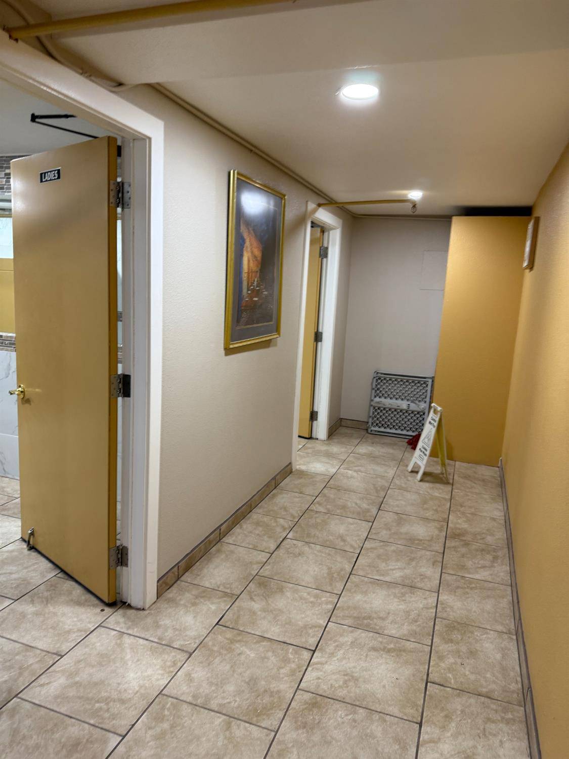 Fresno, CA 93706,935 F ST