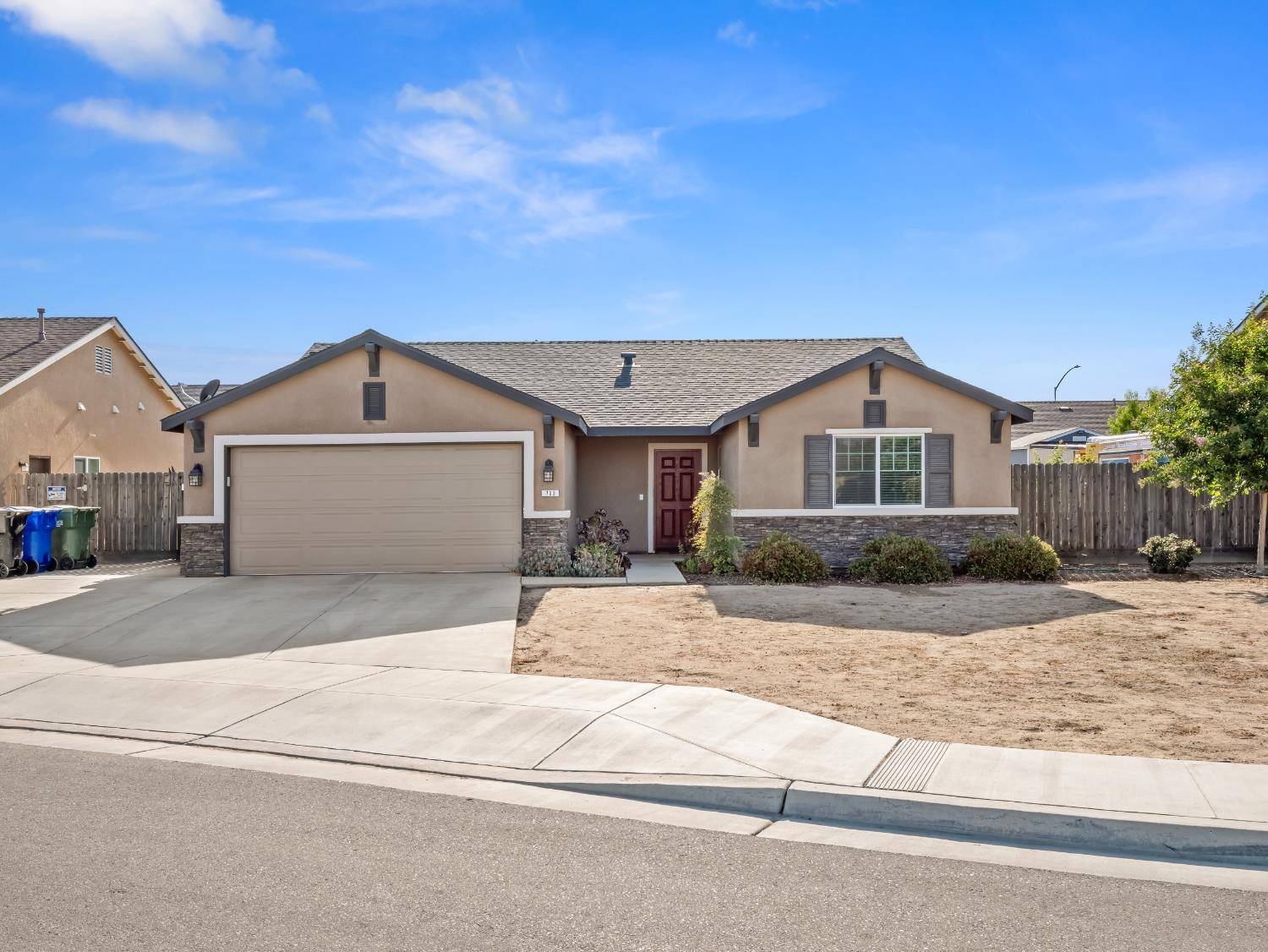 Dinuba, CA 93618,703 Tulip CIR