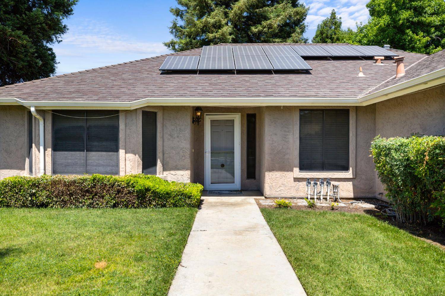 Clovis, CA 93611,685 N Claremont AVE