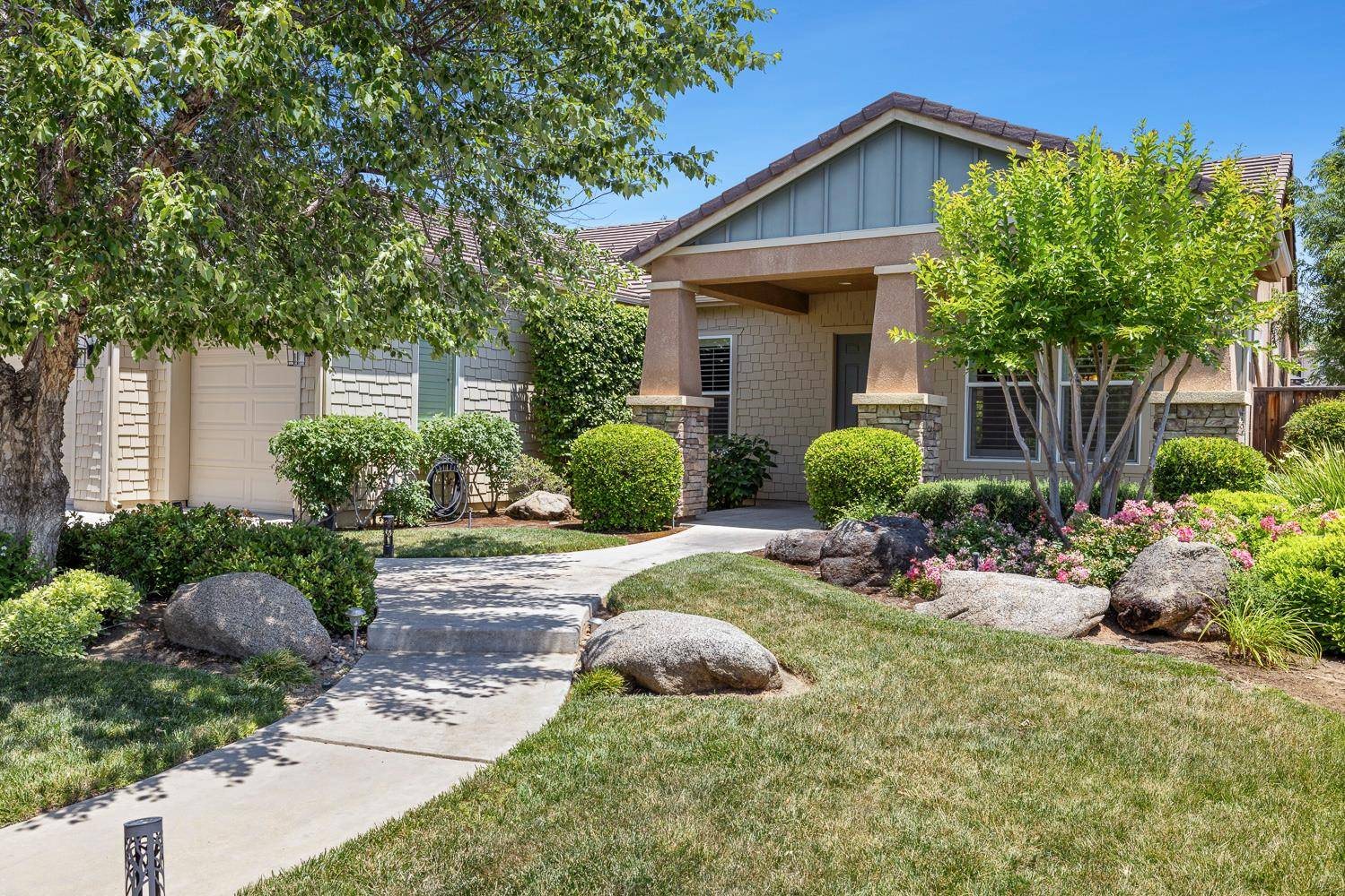 Clovis, CA 93619,1977 N Dara AVE