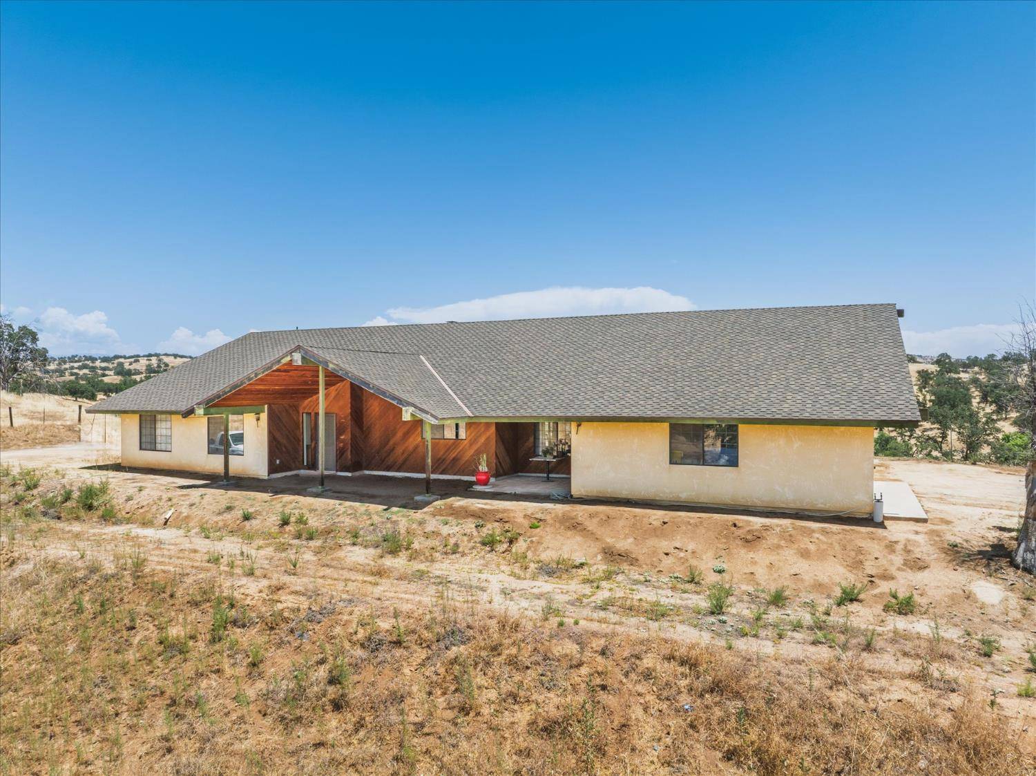 Raymond, CA 93653,26667 Road 407