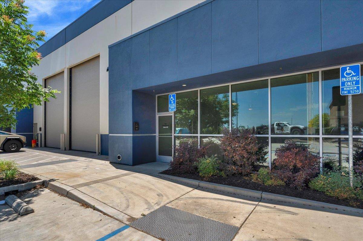 Clovis, CA 93611,390 Park Creek DR