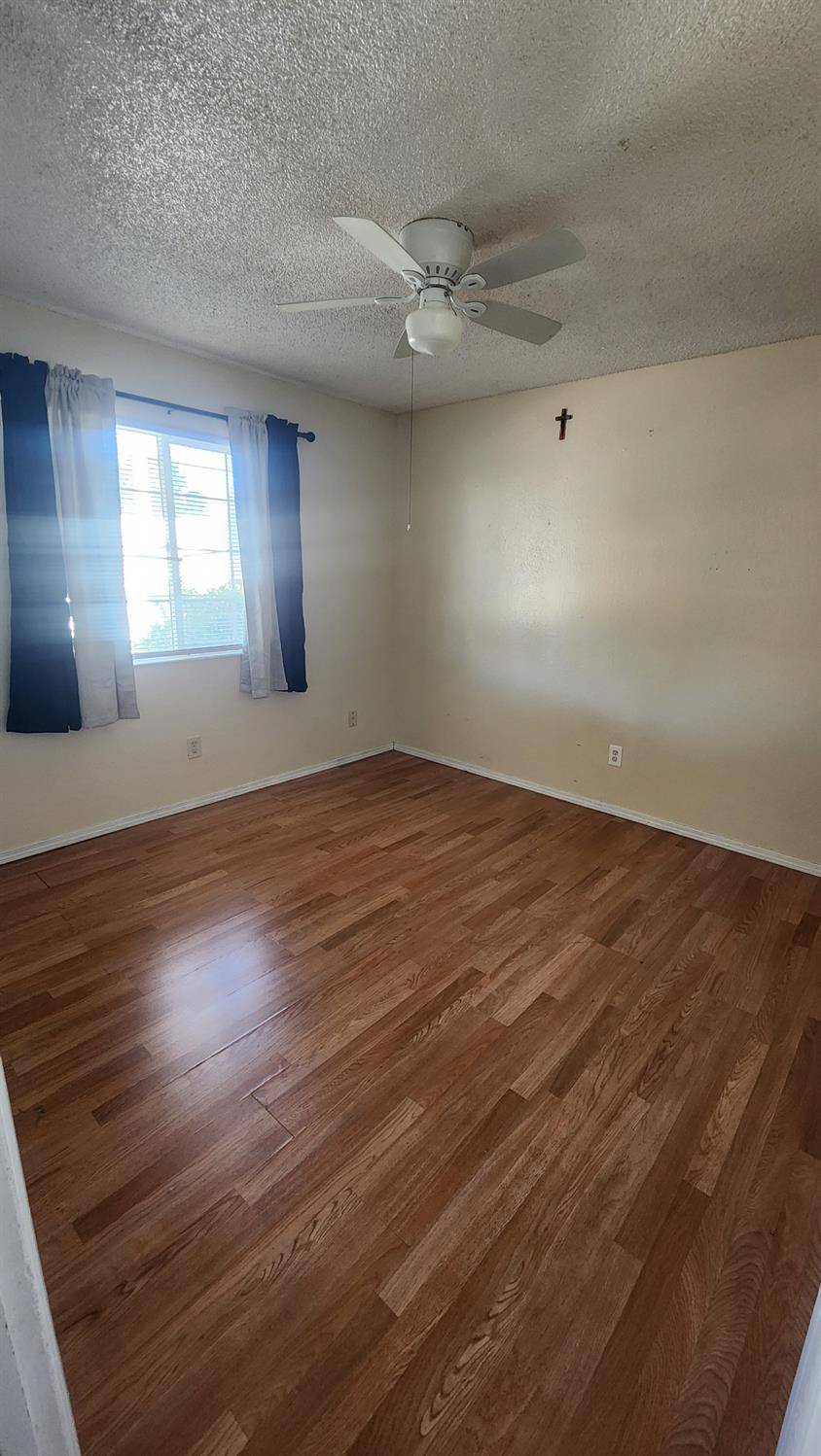 Armona, CA 93202,11157 Dan DR