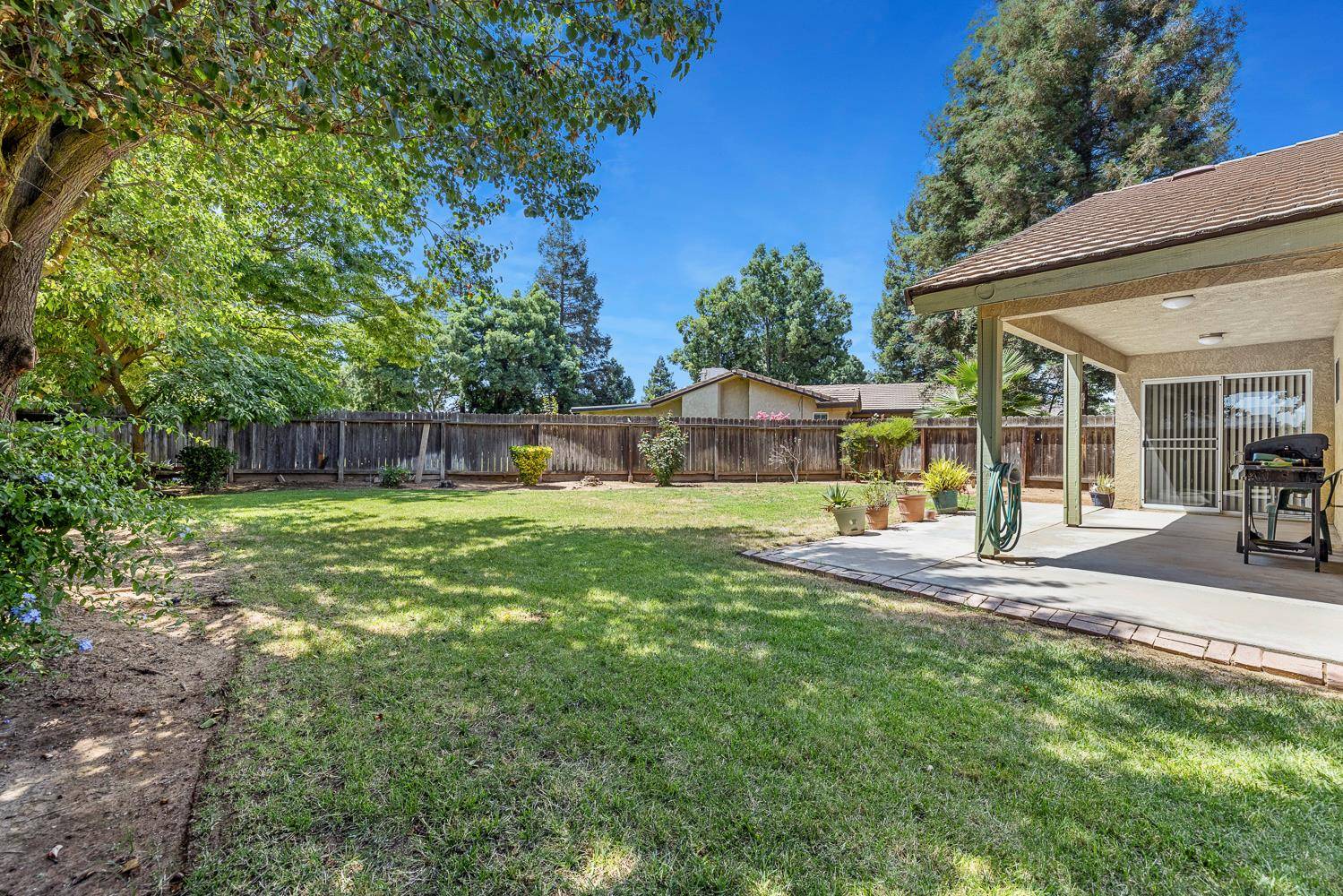 Fresno, CA 93722,5137 W Stuart AVE