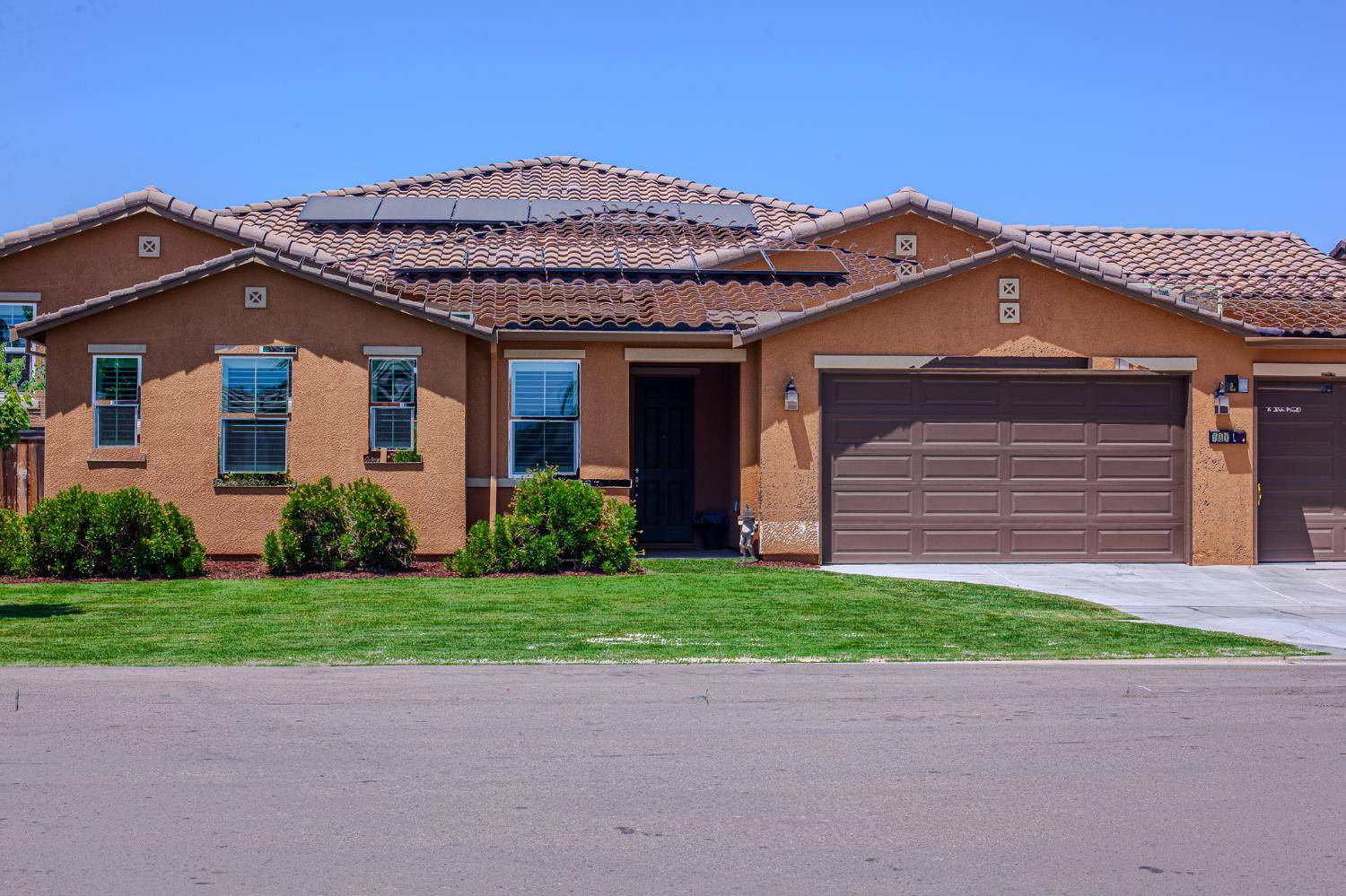 Fowler, CA 93625,758 E La Crosse