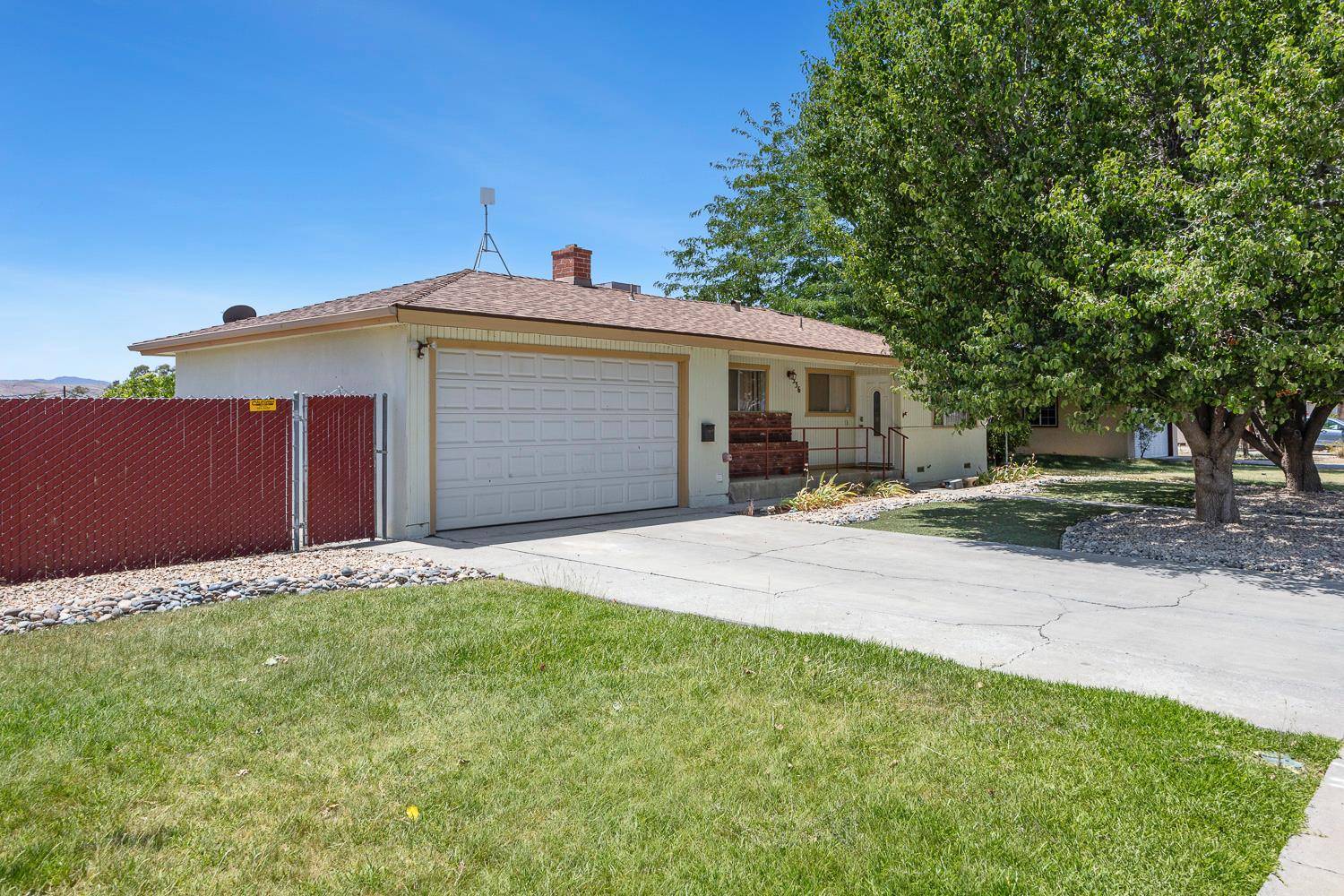 Coalinga, CA 93210,336 Walnut AVE
