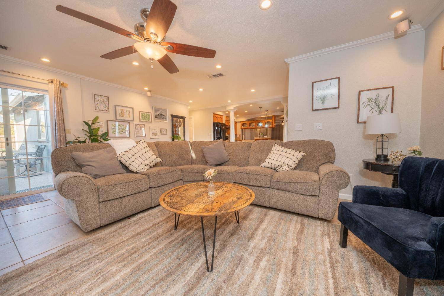 Tulare, CA 93274,646 S Q ST