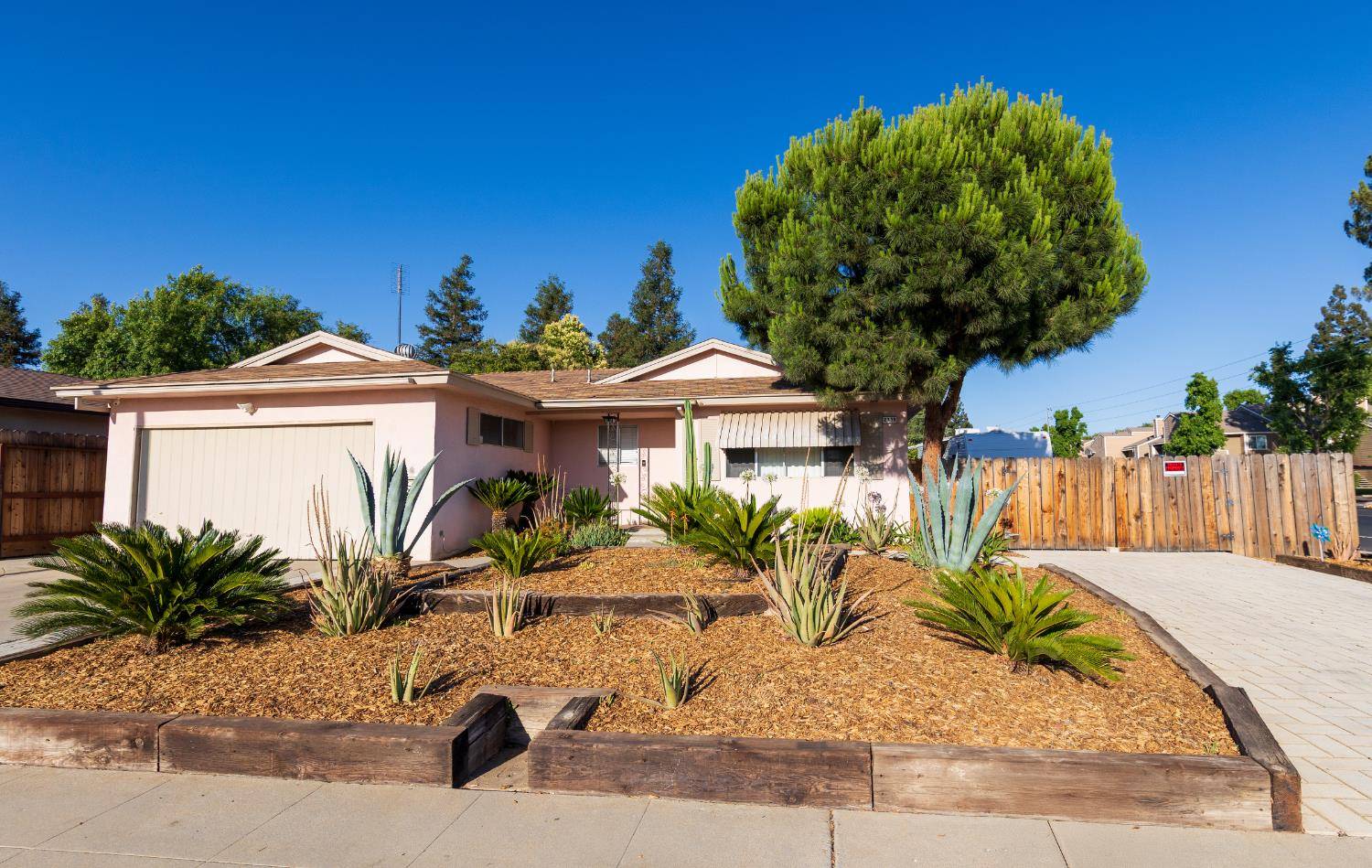 Clovis, CA 93612,2739 Fine AVE