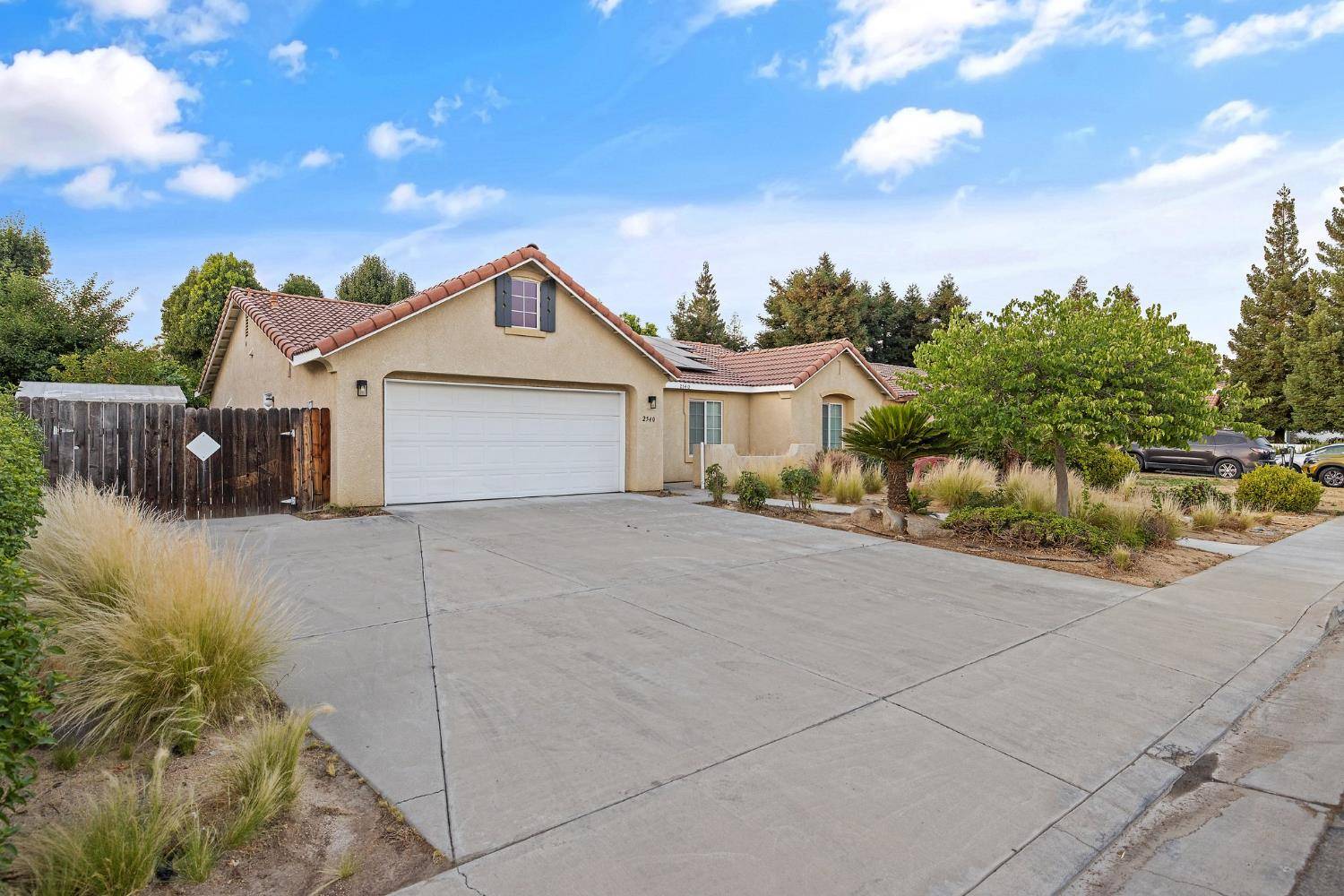 Visalia, CA 93292,2540 E Seeger AVE
