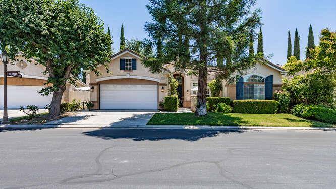 Fresno, CA 93711,5214 N Via Trevi