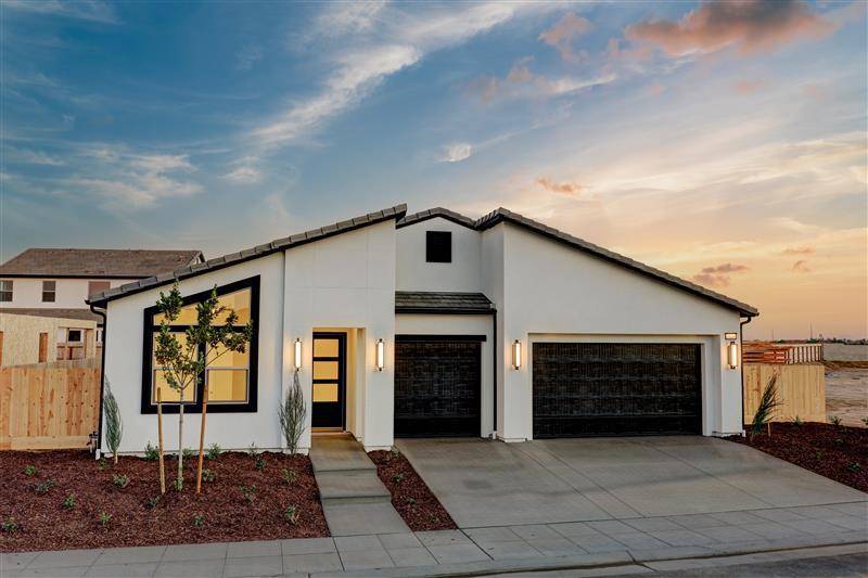 Madera, CA 93636,1124 Sophie DR