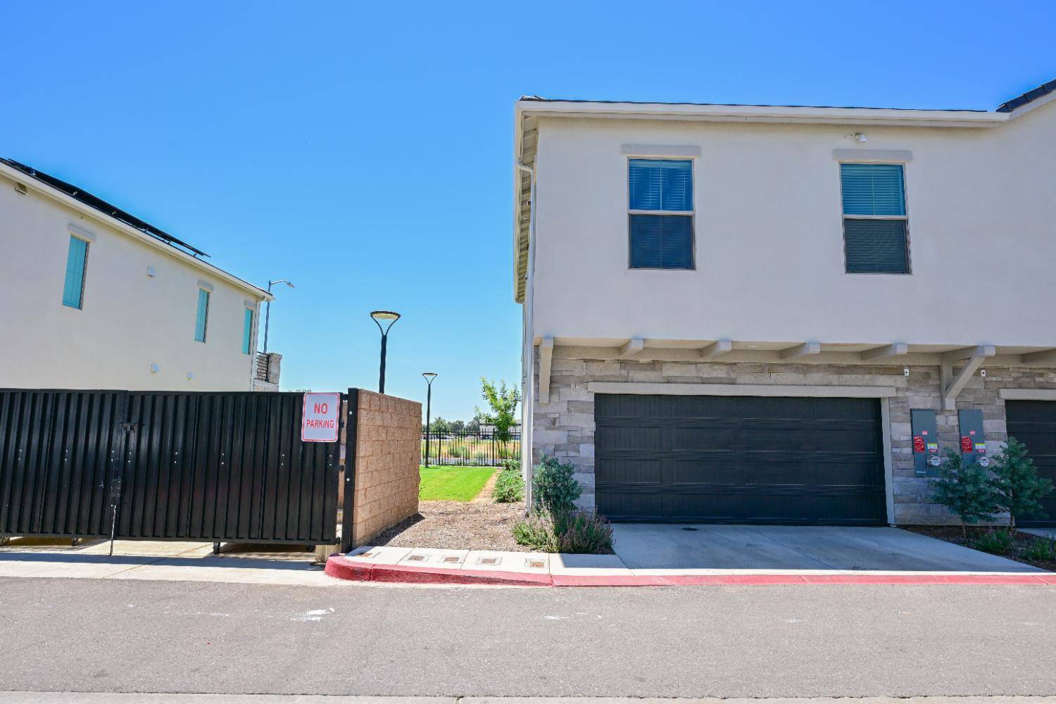 Clovis, CA 93611,510 W Mahogany LN