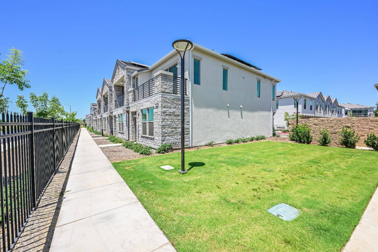 Clovis, CA 93611,510 W Mahogany LN