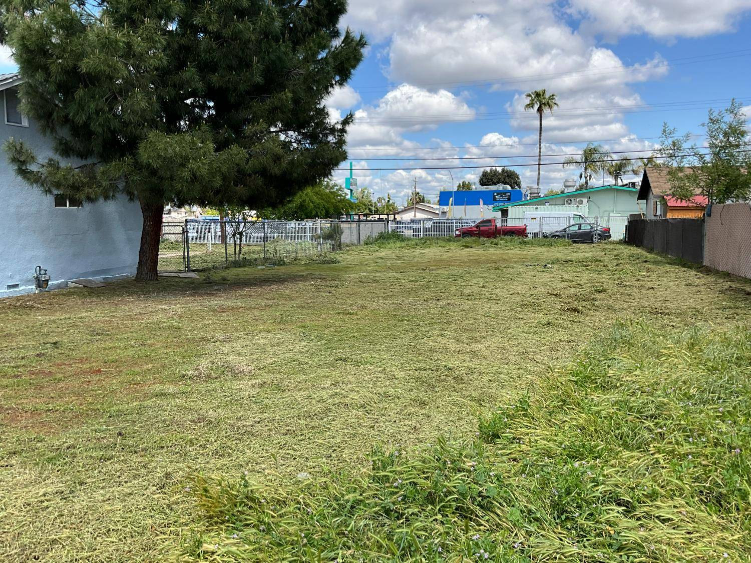 Fresno, CA 93702,4175 E Madison AVE
