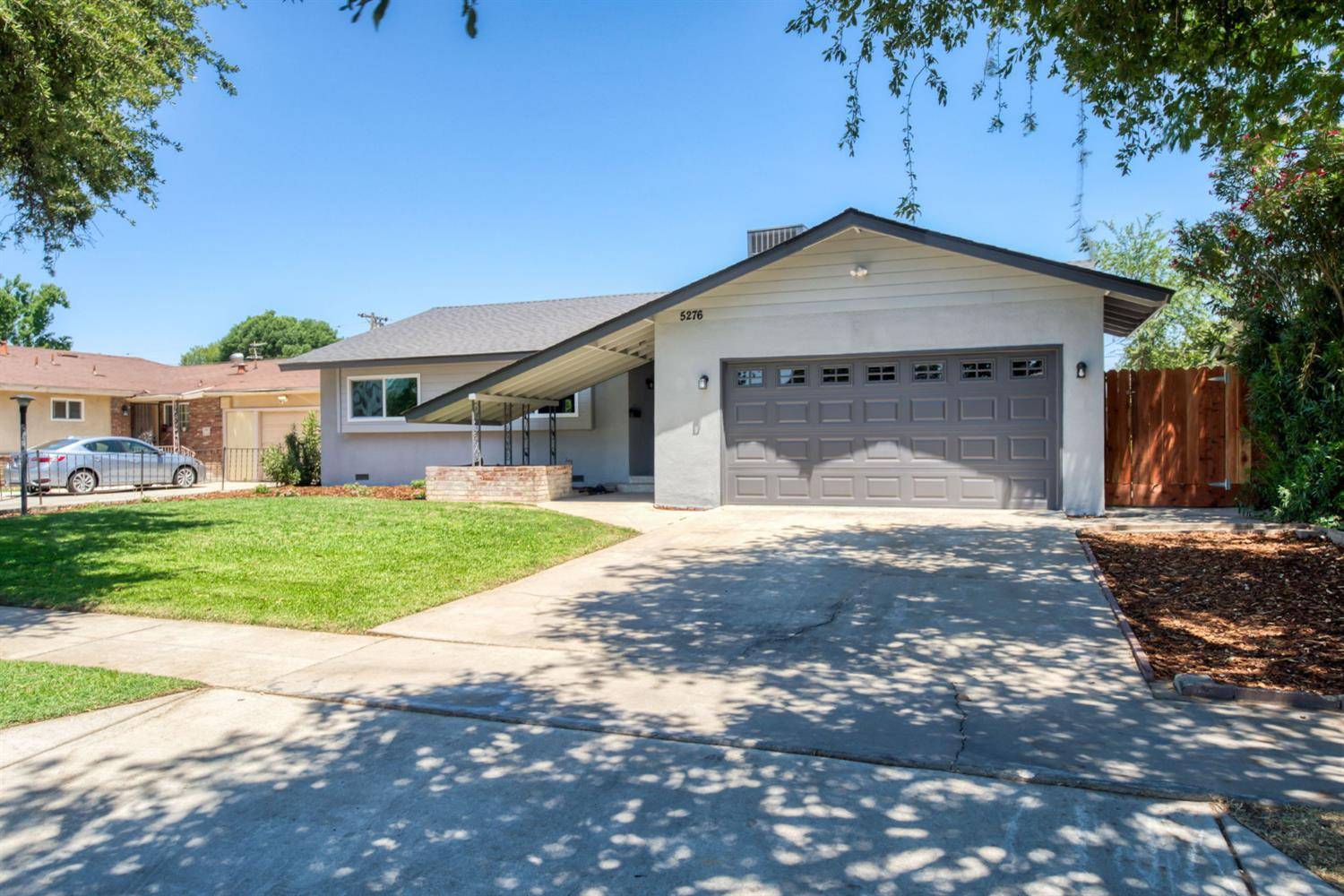 Fresno, CA 93710,5276 N 1st ST