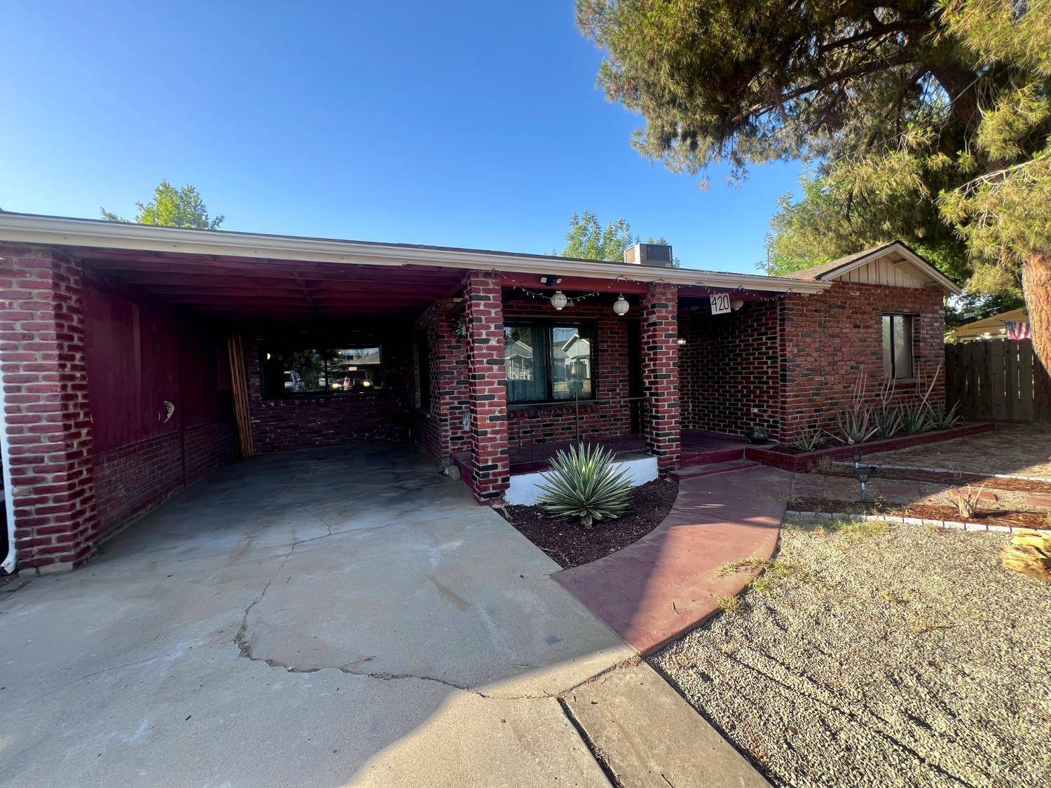 Hanford, CA 93230,420 E Florinda ST