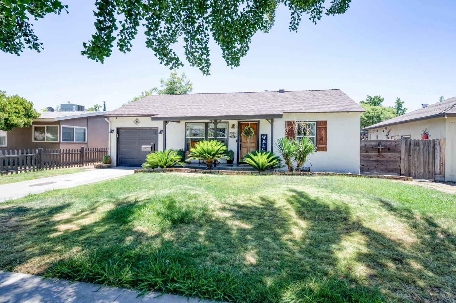 Fresno, CA 93703,3054 E Brown AVE