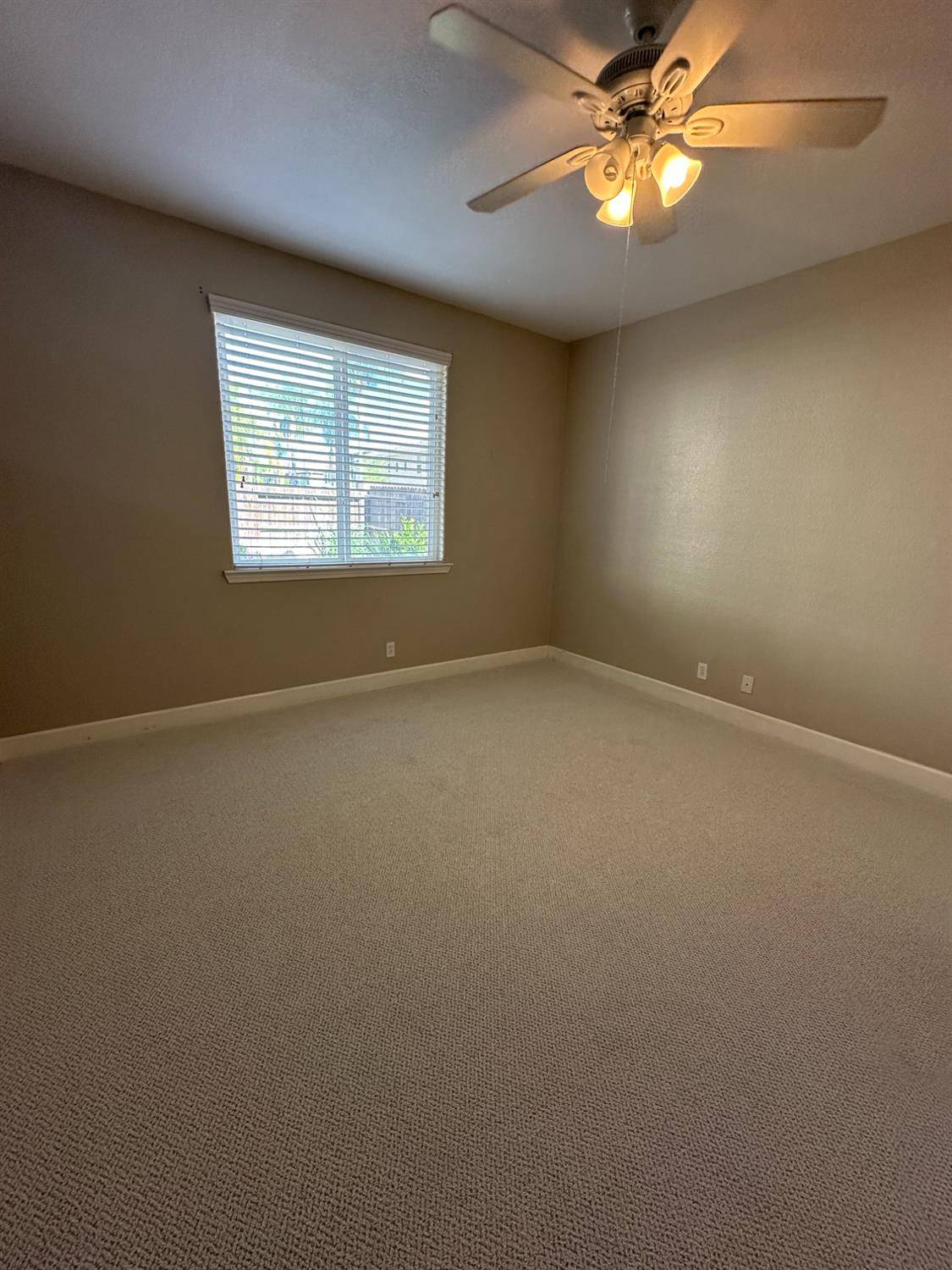 Clovis, CA 93611,1055 N Perry AVE