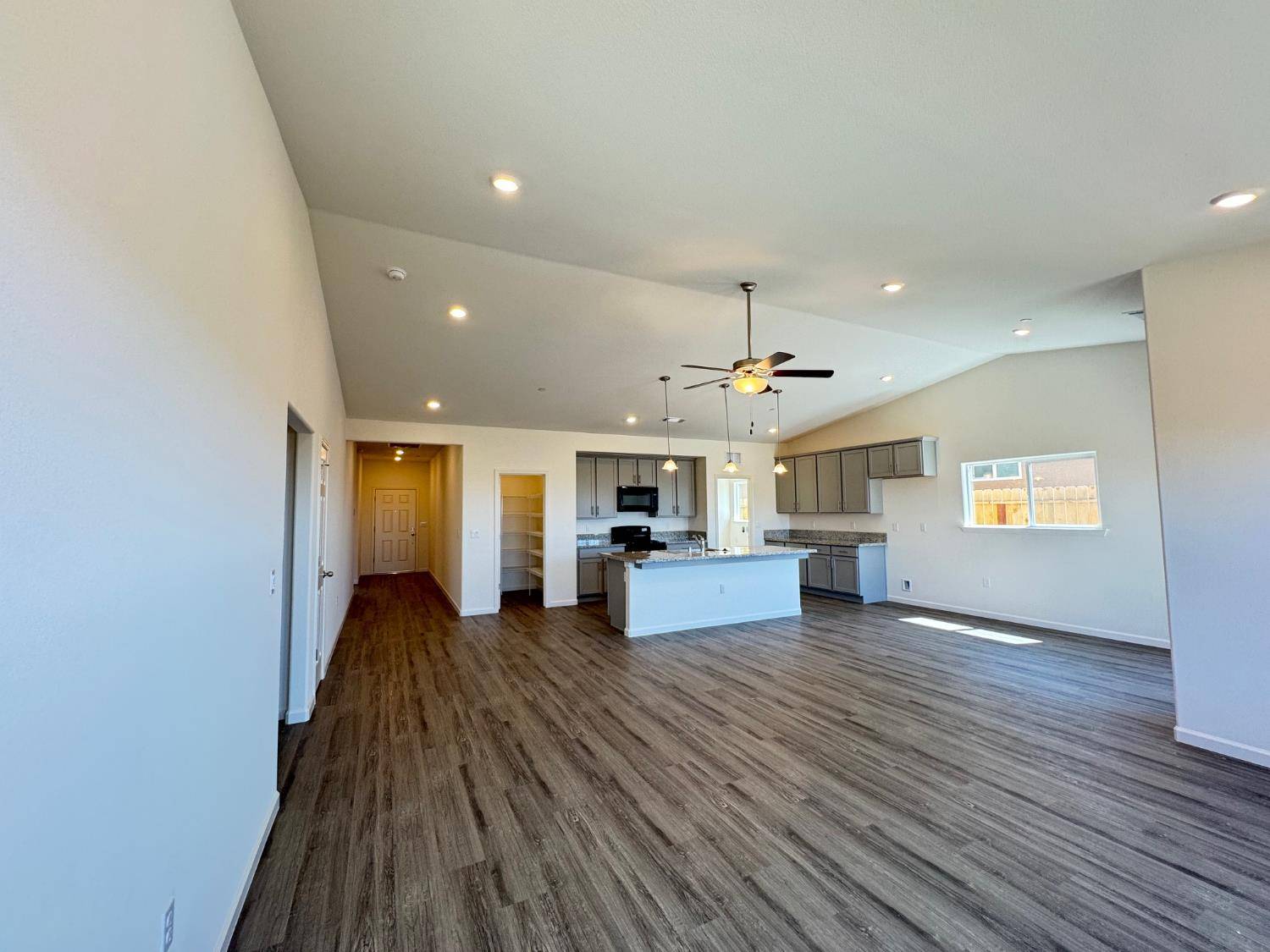 Avenal, CA 93204,1132 E Orange ST