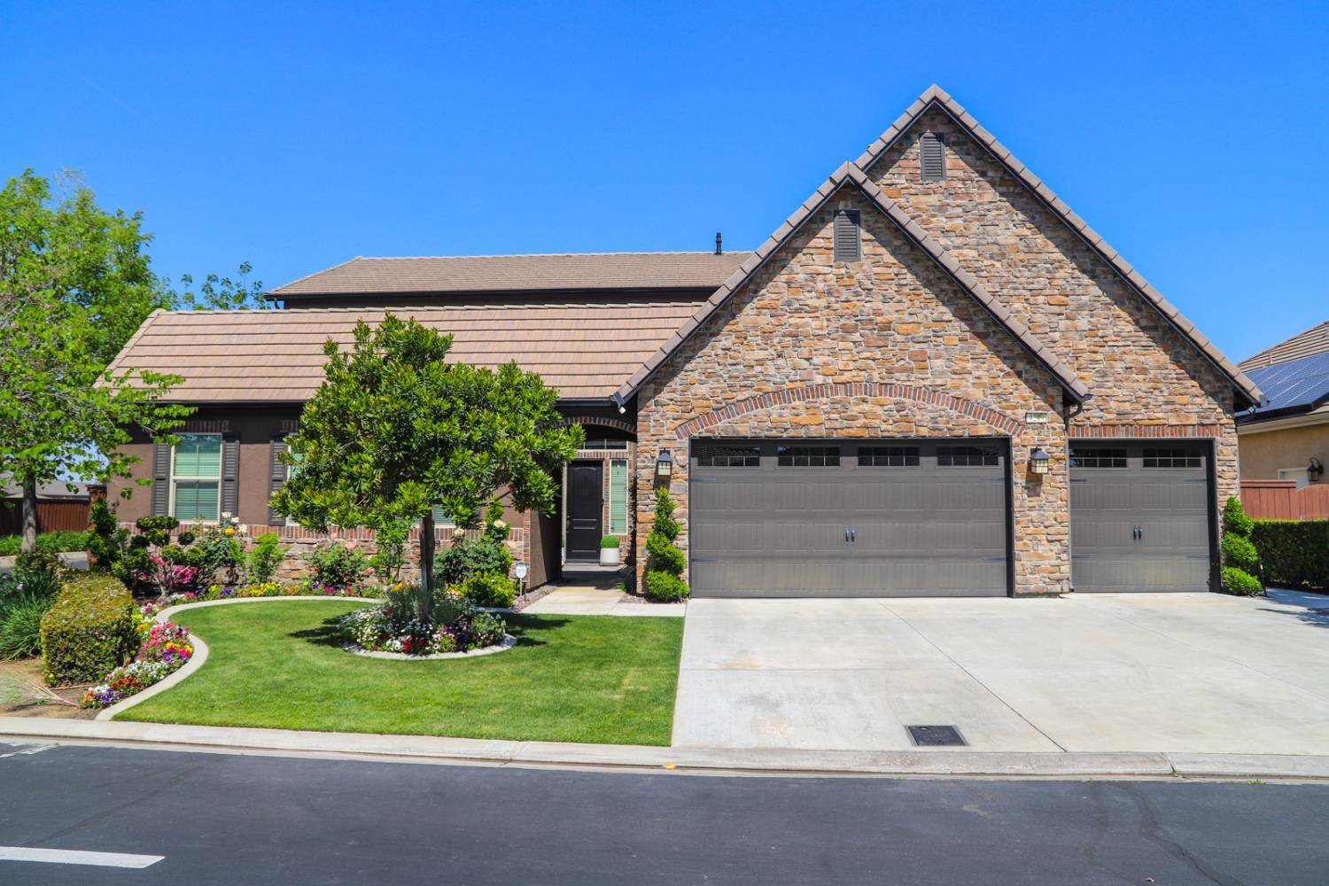 Clovis, CA 93619,4249 N Waterside DR