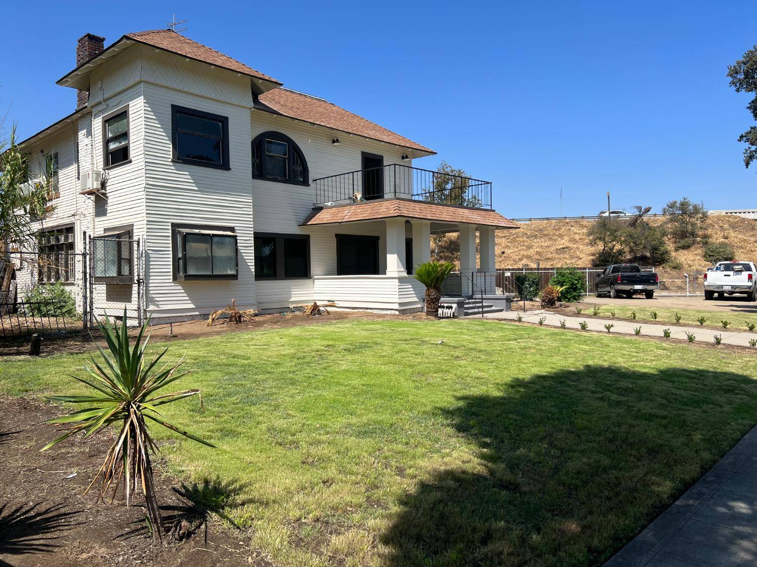 Fresno, CA 93701,345 N Van Ness AVE