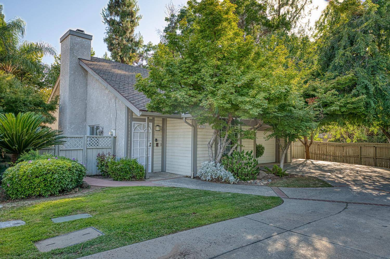 Fresno, CA 93720,9224 N Stoneridge LN