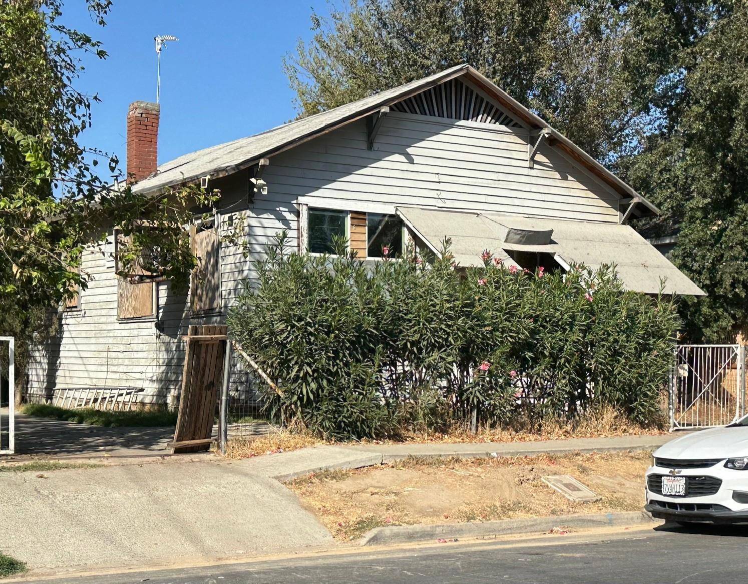 Hanford, CA 93230,228 E Ivy AVE