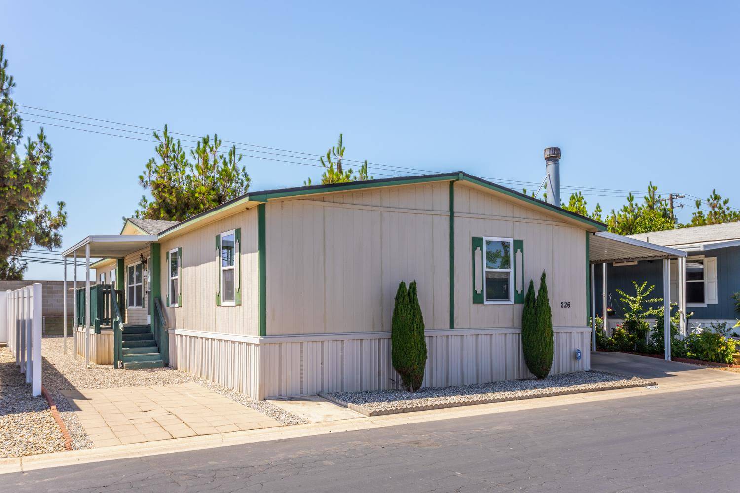 Fresno, CA 93725,2575 S Willow #226