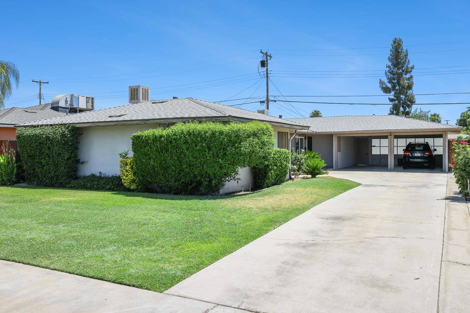 Fresno, CA 93703,2044 Mayfair DR