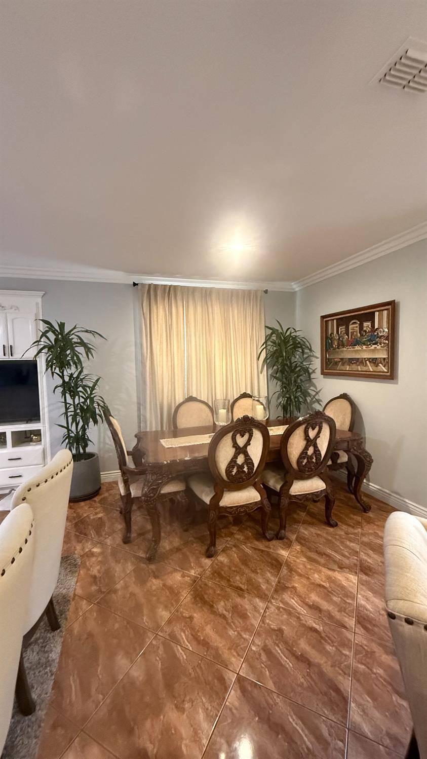 Fresno, CA 93725,5335 E Hoxie AVE