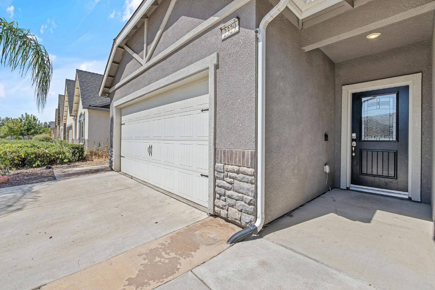 Visalia, CA 93291,2329 N Hall CT