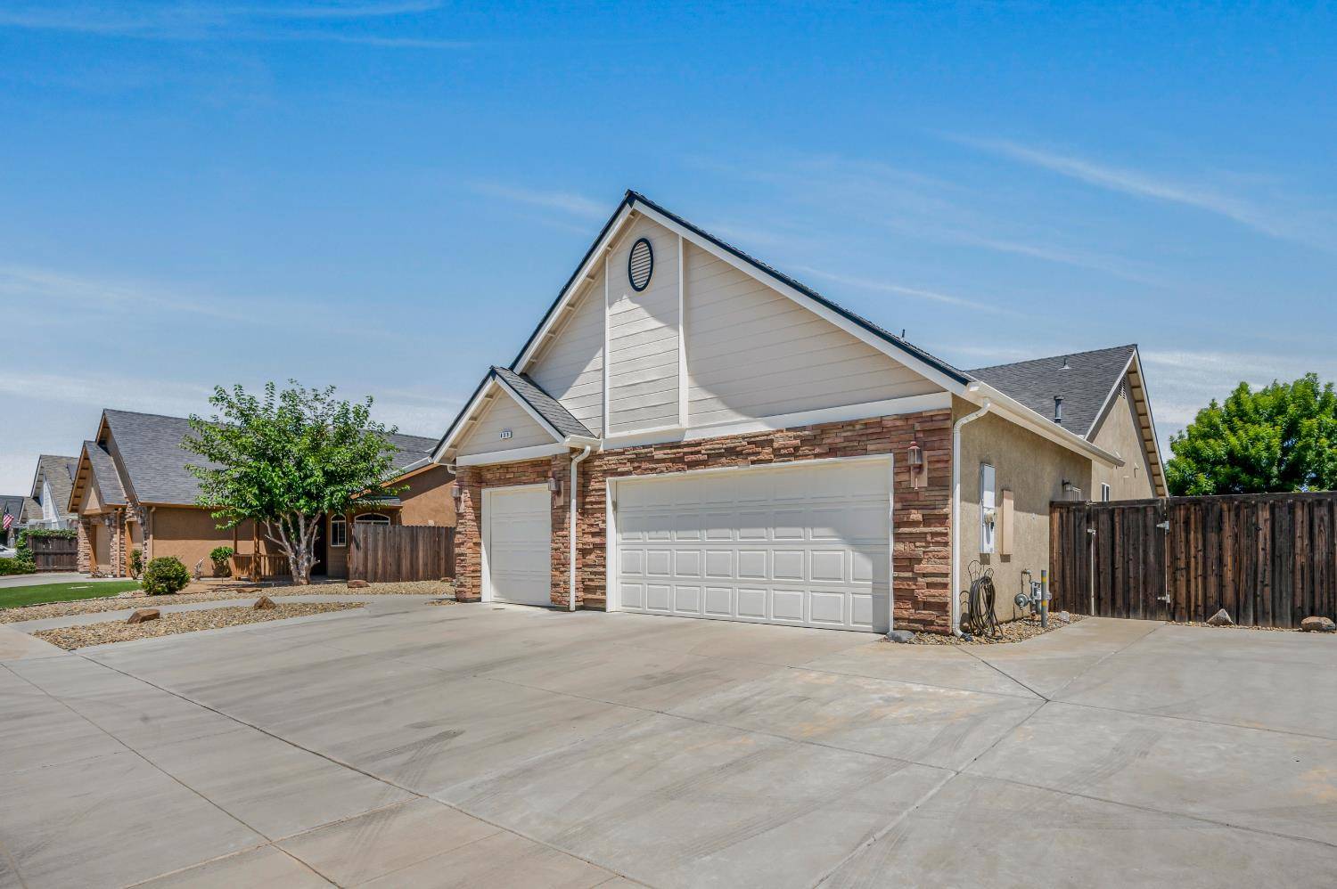 Clovis, CA 93619,439 W Serena AVE