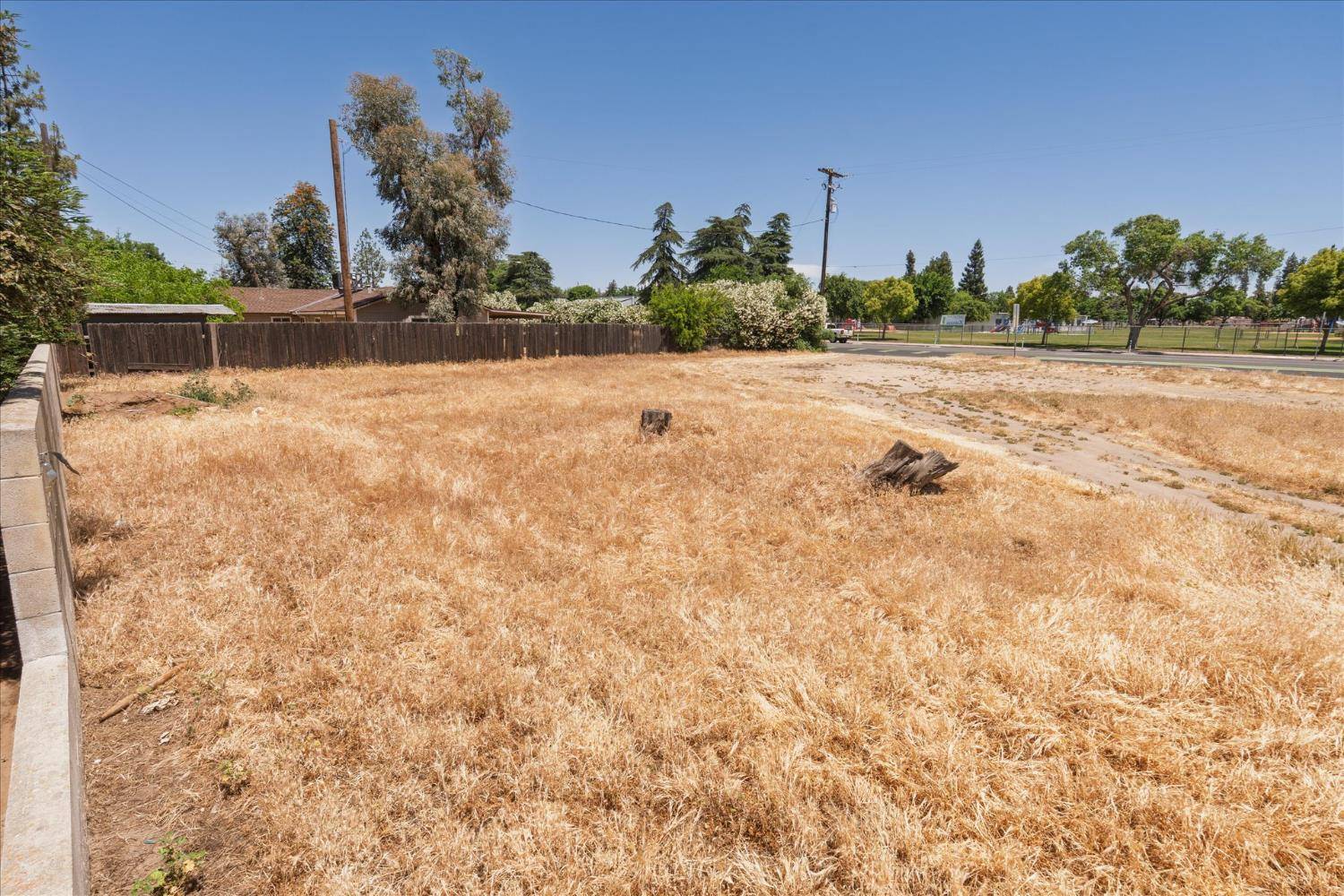 Fresno, CA 93726,4615 N Maple AVE