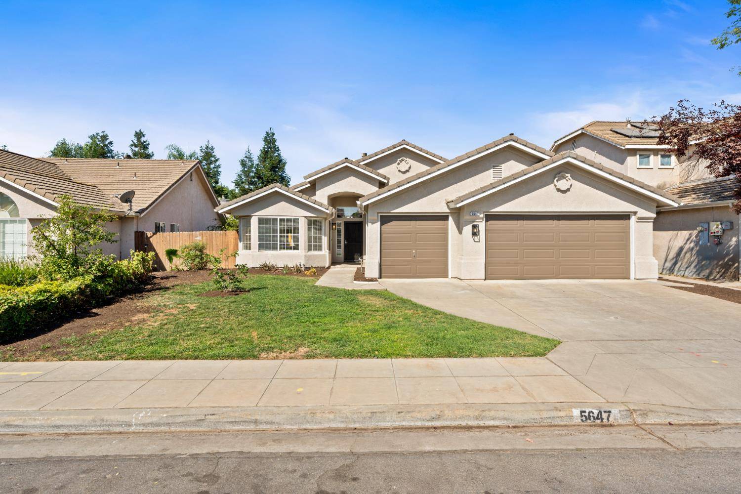 Fresno, CA 93722,5647 N Tracy AVE