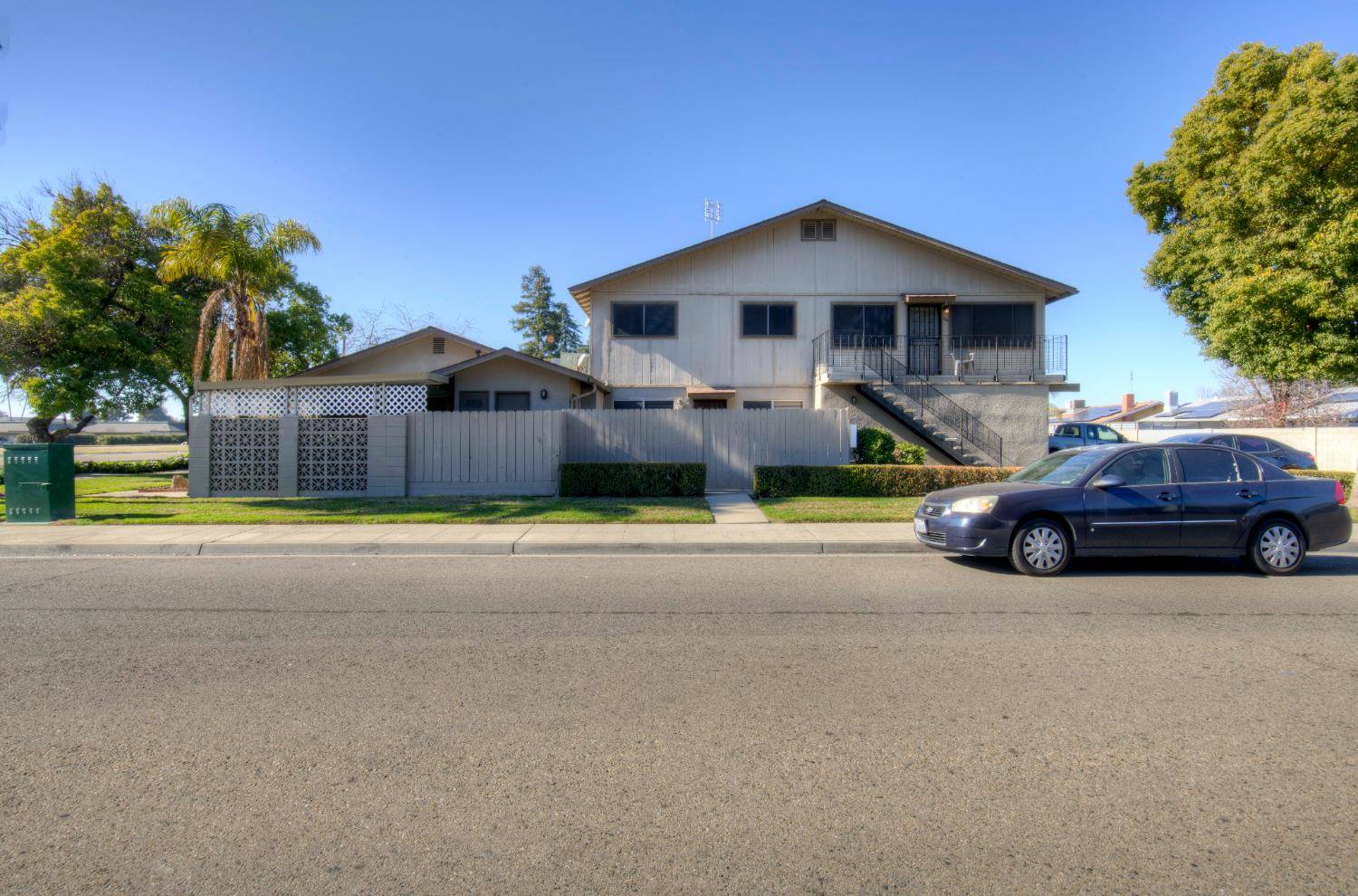 Clovis, CA 93612,605 W Ashlan AVE