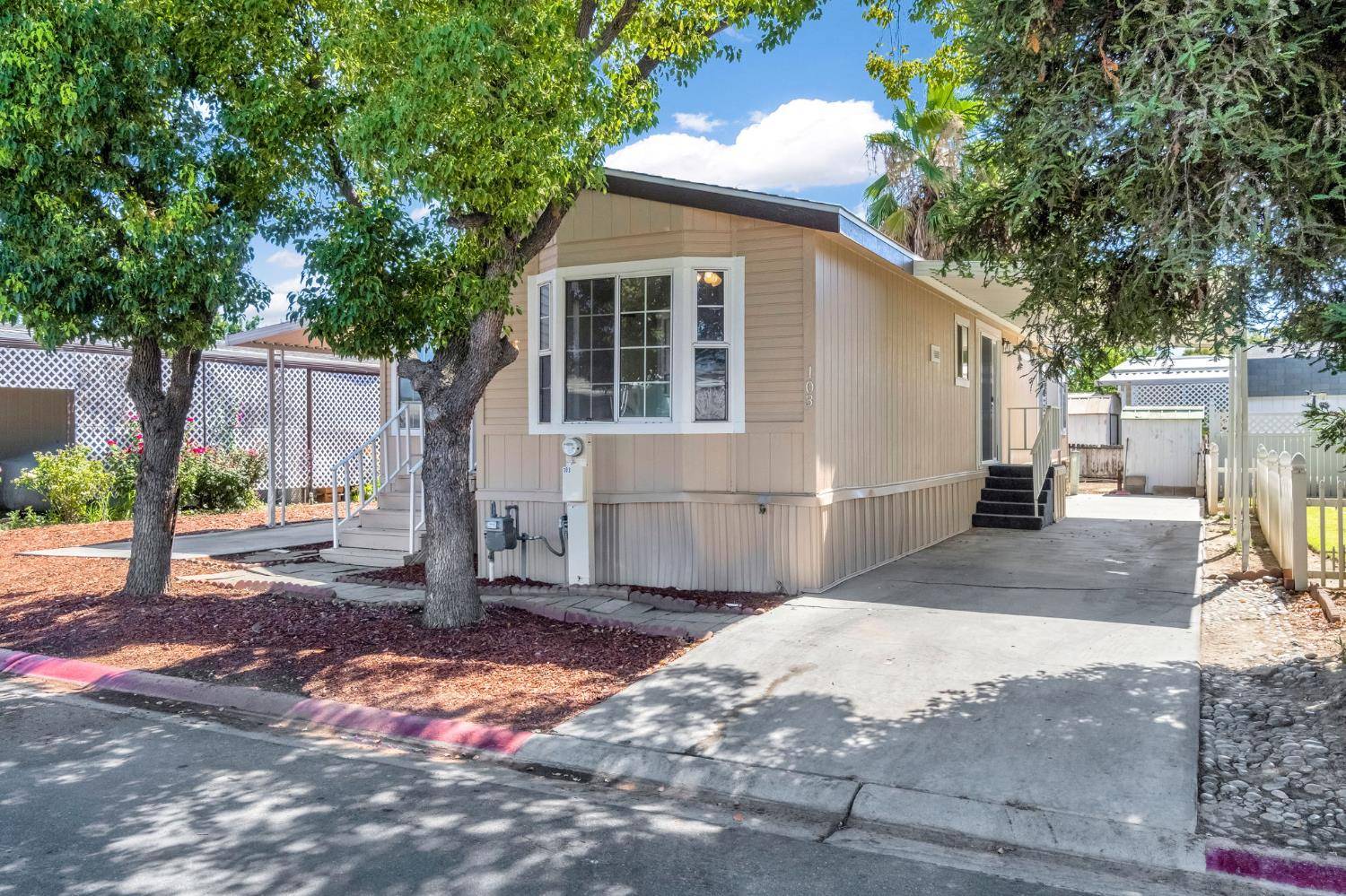 Madera, CA 93638,1218 E Cleveland AVE #103