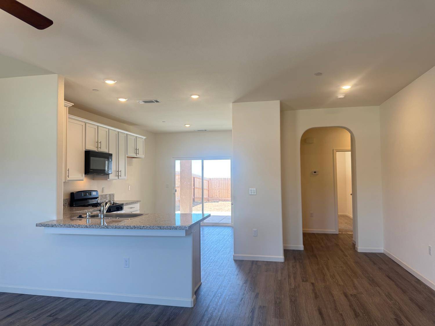 Avenal, CA 93204,1221 E Orange ST