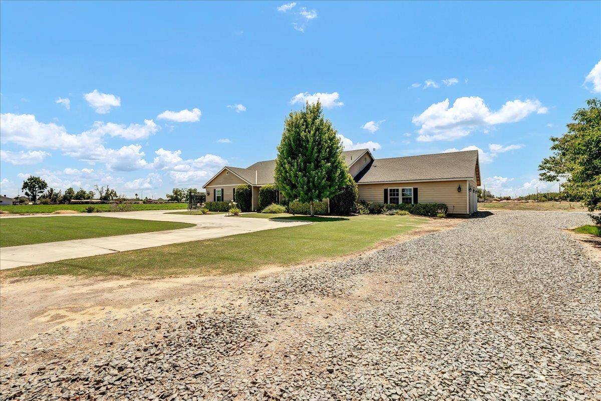 Visalia, CA 93292,28020 Road 148