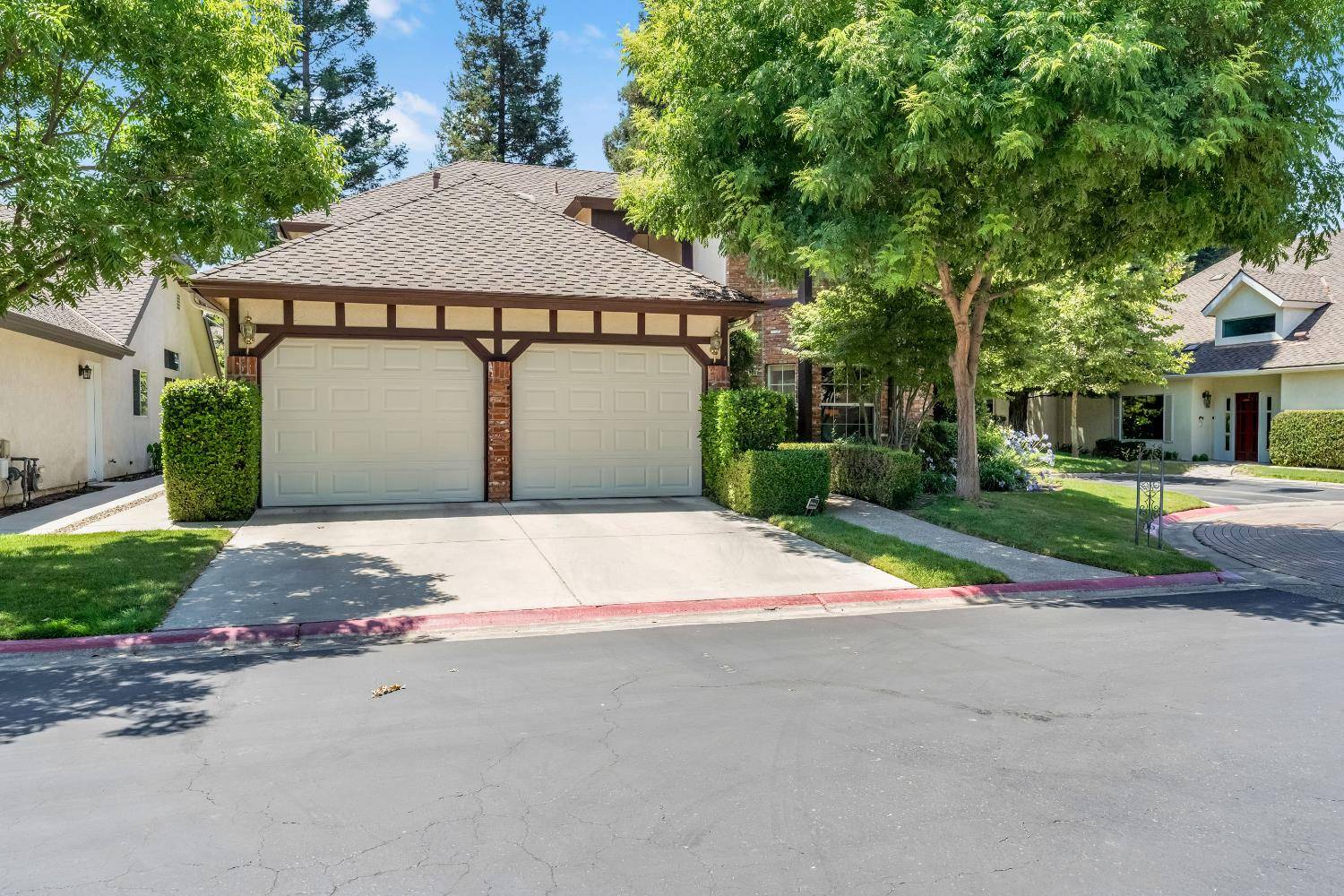 Fresno, CA 93711,6609 N Dover CT